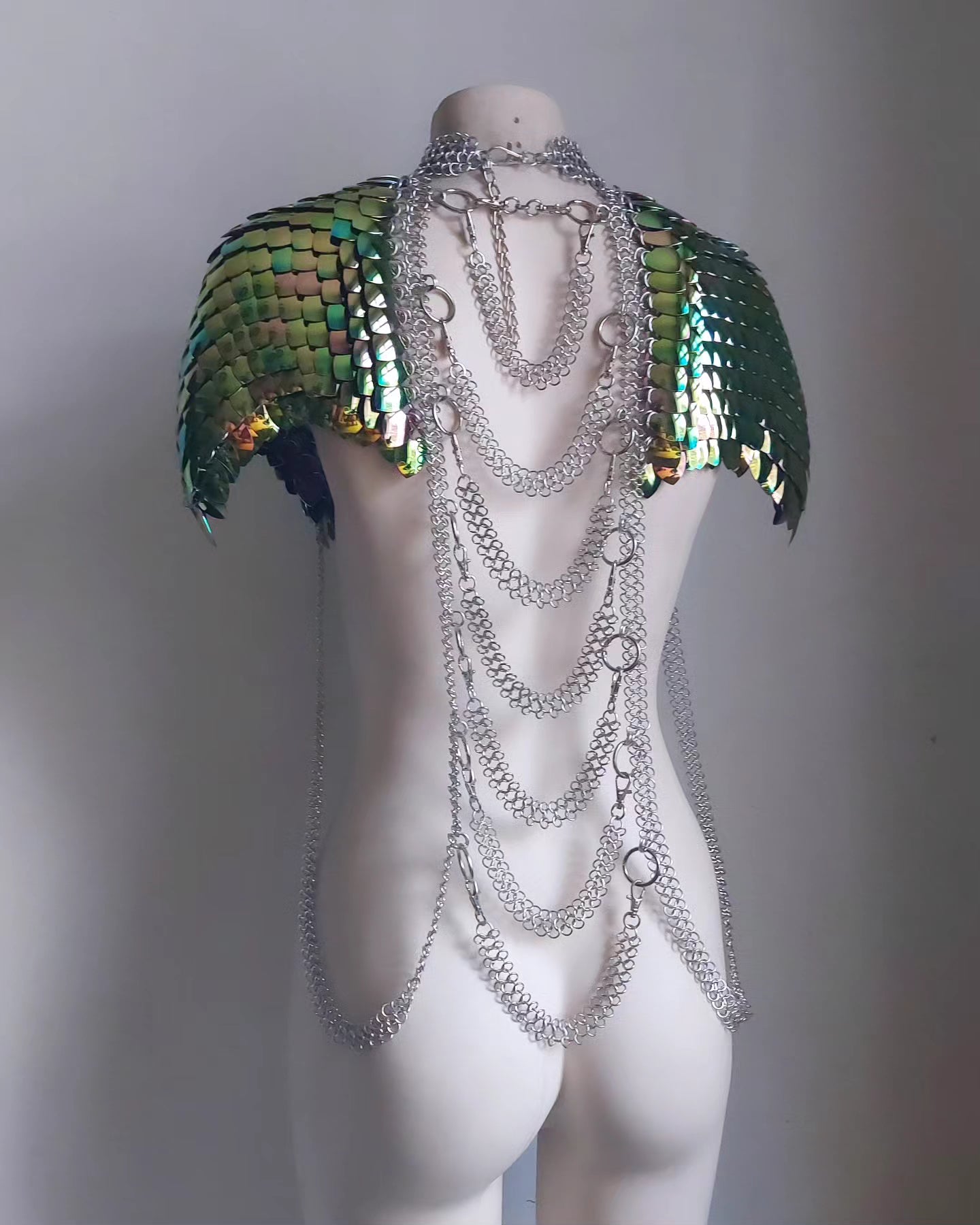 Rainbow Scalemail Mantel Armor