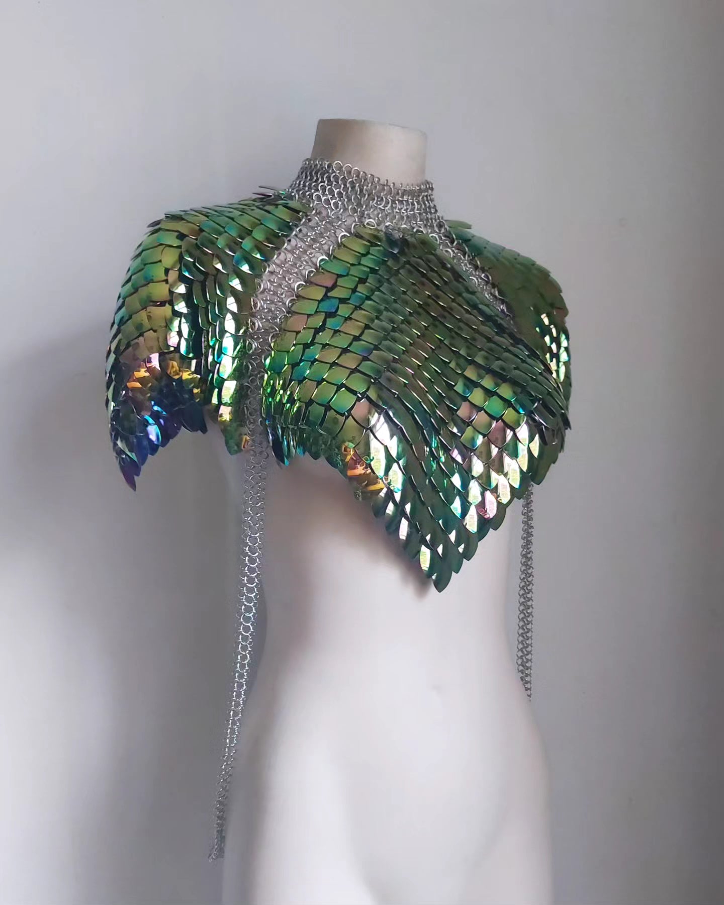 Rainbow Scalemail Mantel Armor