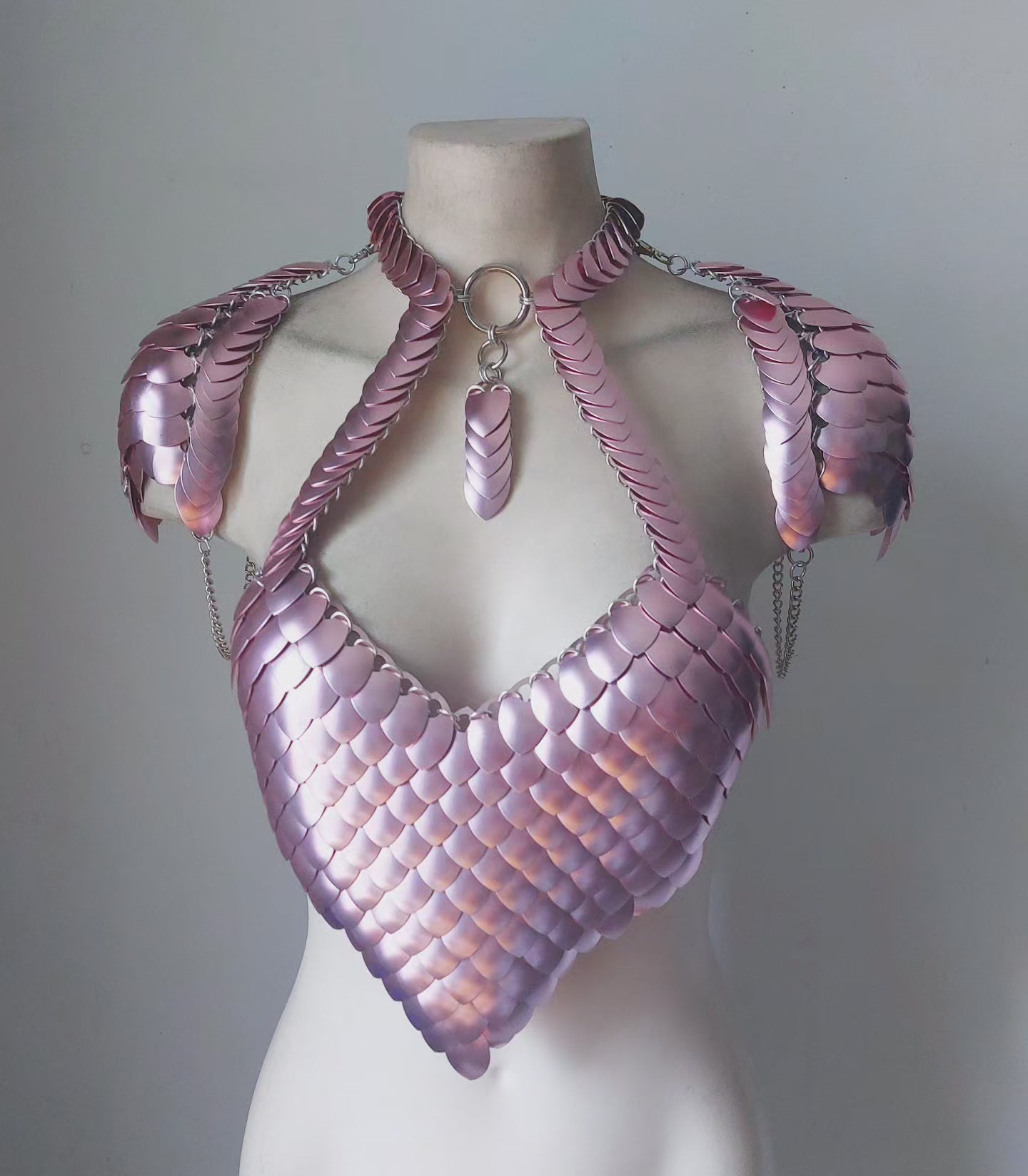 Warrior Queen Mirror Scalemail Halter Armour with Pauldrons