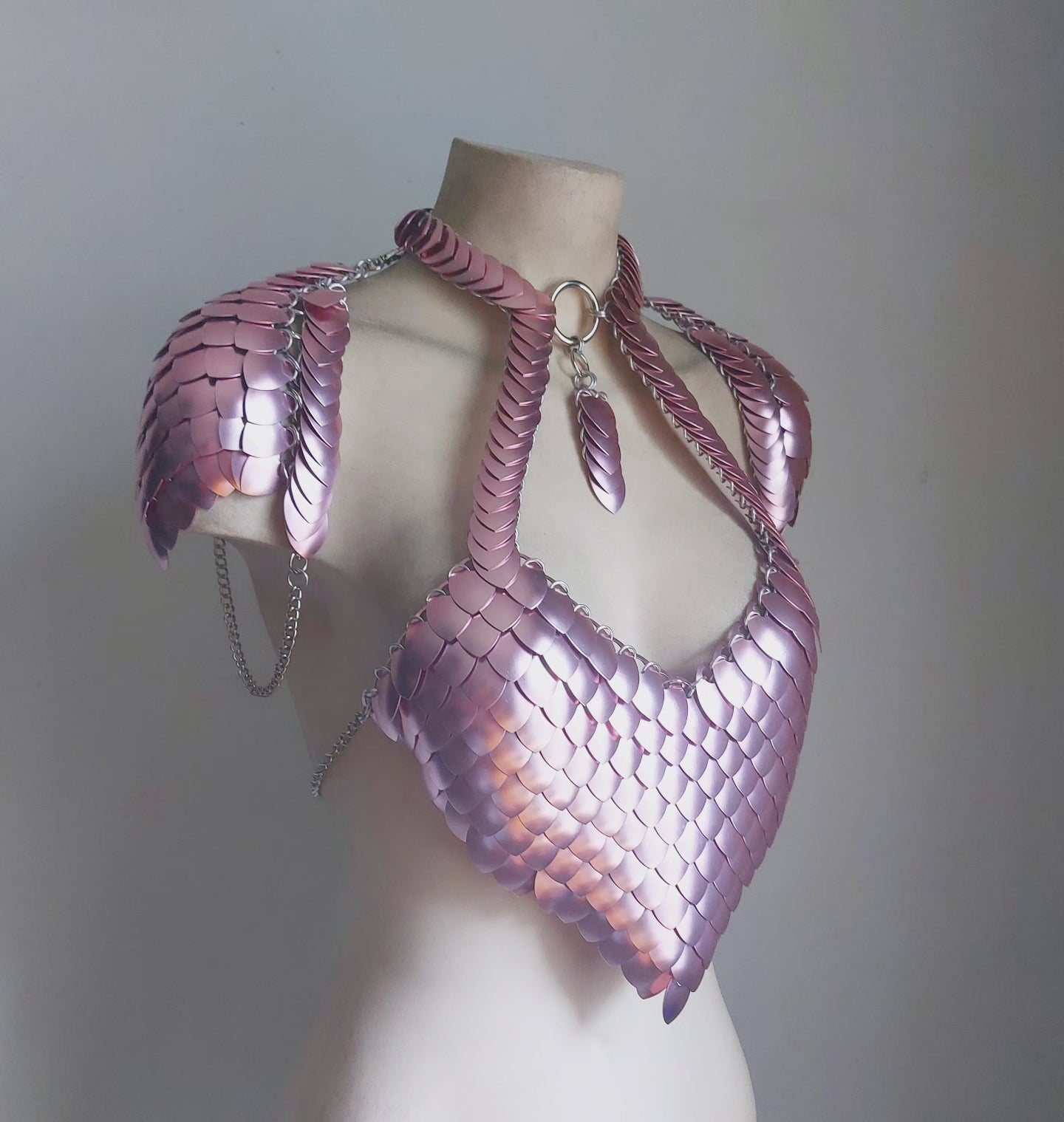 Warrior Queen Mirror Scalemail Halter Armour with Pauldrons